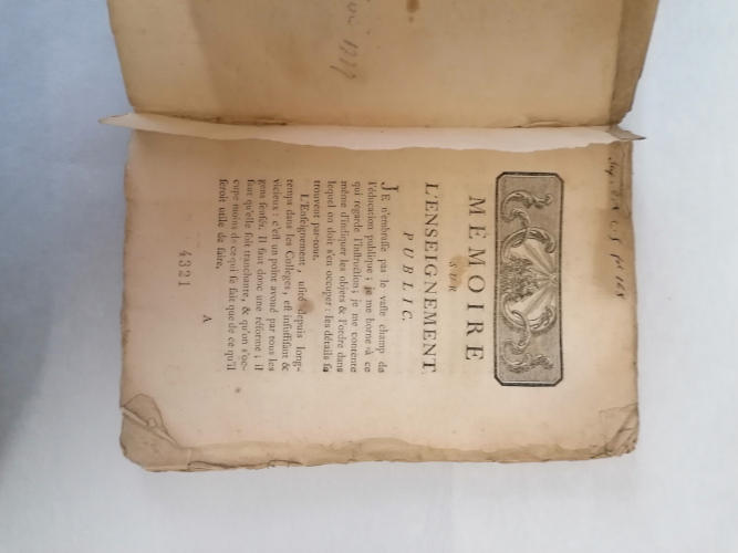 Livre, papier dominoté_3